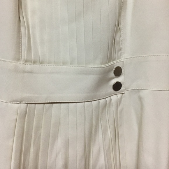 Bebe pleated white dress sz 8 - Picture 3 of 3