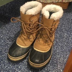 Sorel women's Caribou Boot size 6