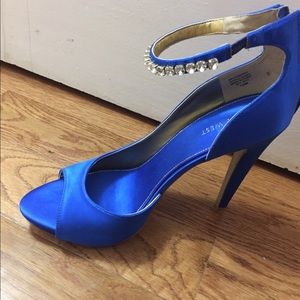 Blue satin shoes, Nine West