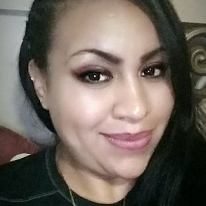 Meet your Posher, Leonor