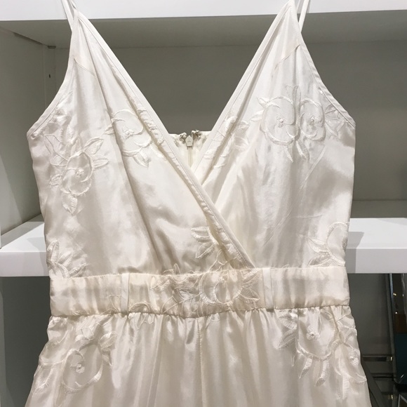 Silk floral embroidered Jumpsuit - Picture 2 of 3