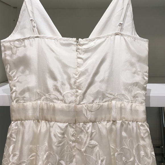 Silk floral embroidered Jumpsuit - Picture 3 of 3