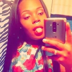 Meet your Posher, Mounique