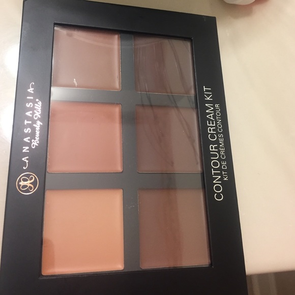 Anastasia contour kit in "deep"