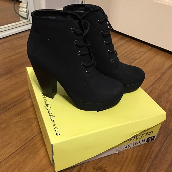 CATHY JEAN Black Heeled Booties