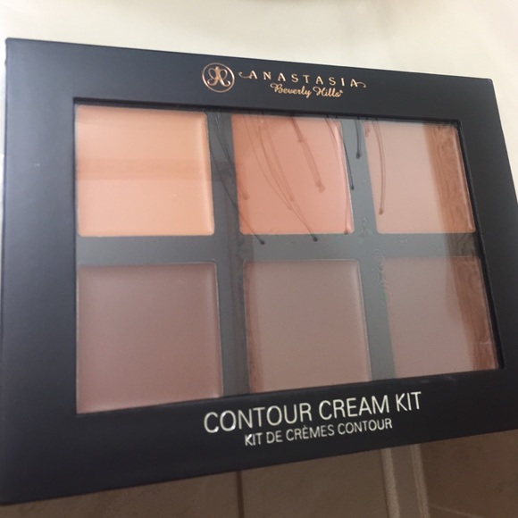 ABH contour cream kit in "deep"