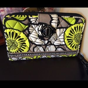 EUC Vera Bradley CITRON Turnlock Wallet
