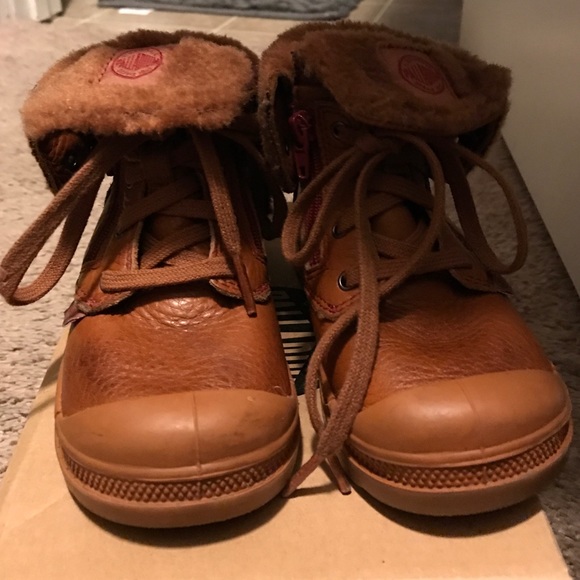 Boy shoes