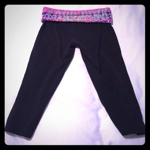 Victoria secret cropped yoga pants.
