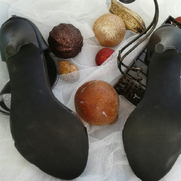 Liliana Shoes - Picture 2 of 4