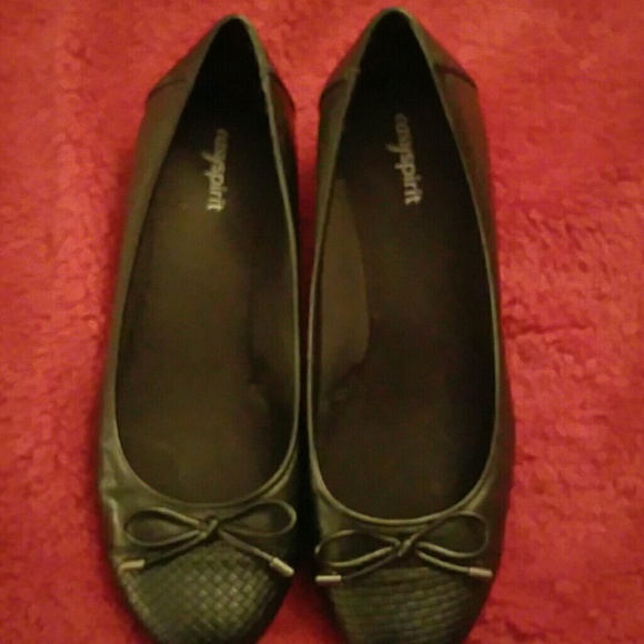 Cute low wedge shoe
