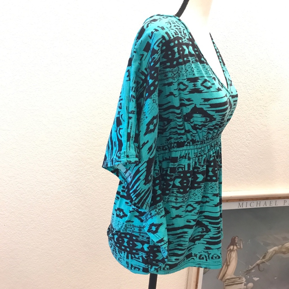 🔥Last Call🔥 Women’s Aztec Print Top Size L - Picture 2 of 5