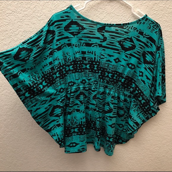 🔥Last Call🔥 Women’s Aztec Print Top Size L - Picture 5 of 5