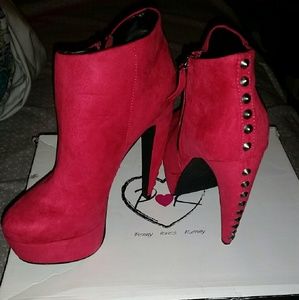 Heel booties