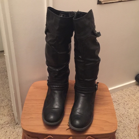 Women's black boots