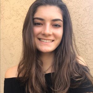 Meet your Posher, Raquel