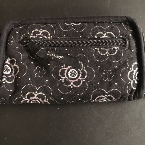 Thirty One Gifts Zippered Wallet