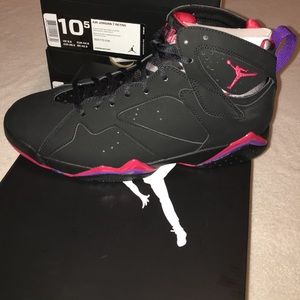 Air Jordan 7 raptors
