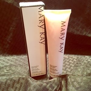 Extra Emollient Night Cream by Mary Kay