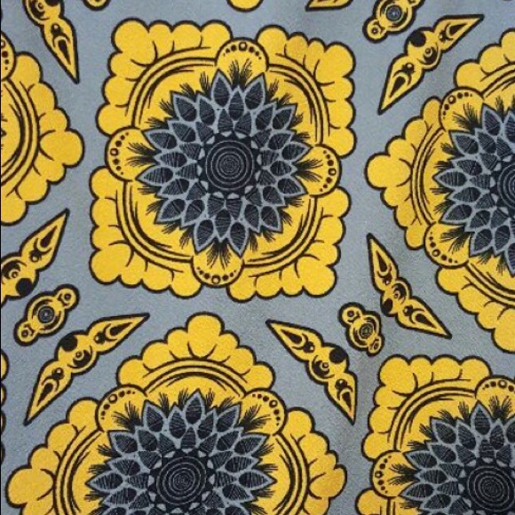 Large Lularoe Cassie 🌻🌻🌻