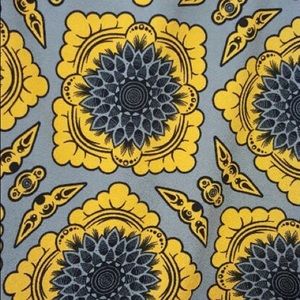 Large Lularoe Cassie 🌻🌻🌻