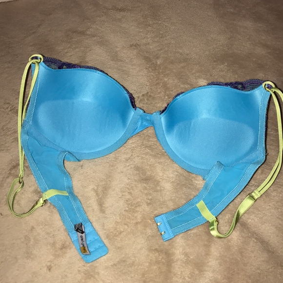 Gorgeous embroidered push up bra - Picture 3 of 3