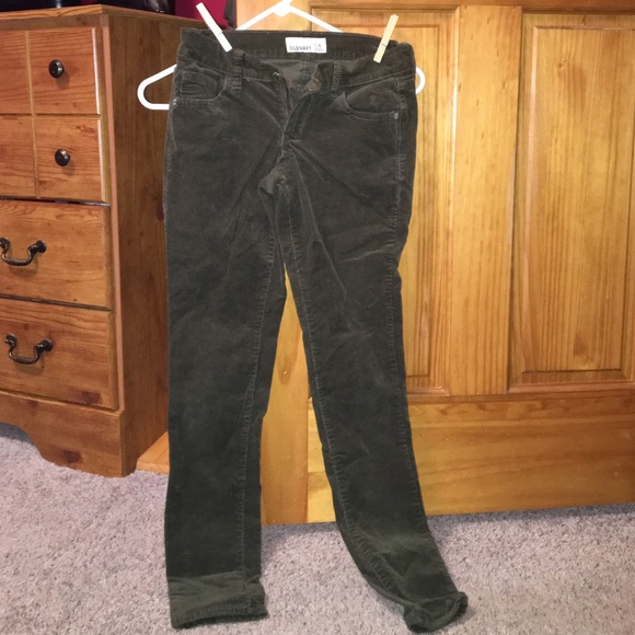 Olive green corduroy skinny pants.