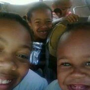 Meet your Posher, Elaine