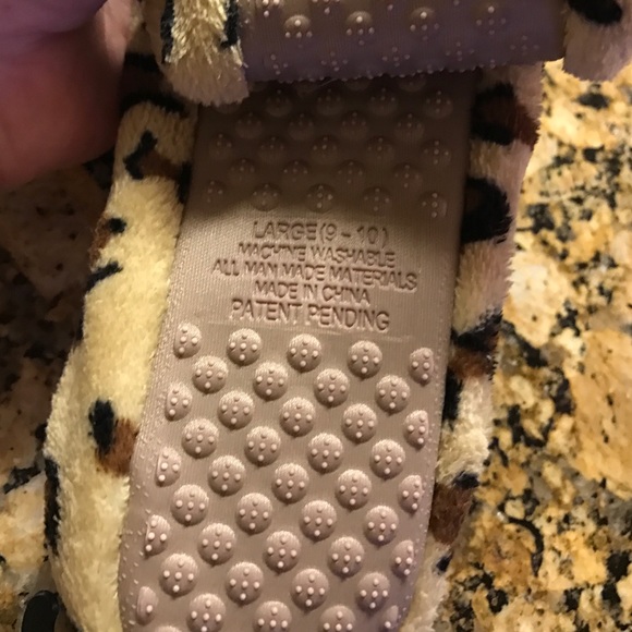 Slippers - Picture 2 of 3