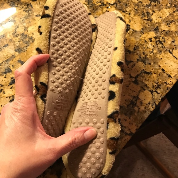 Slippers - Picture 3 of 3