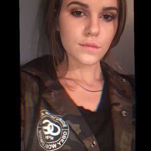 Meet your Posher, Ella