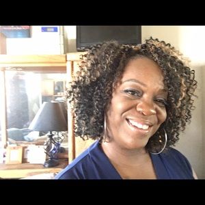 Meet your Posher, Felicia