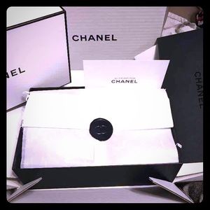 Chanel gift box set w card new! 9x6x3