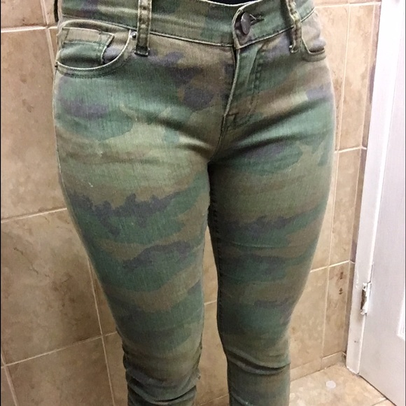 Army pants from Urban Outfitters. - Picture 4 of 4
