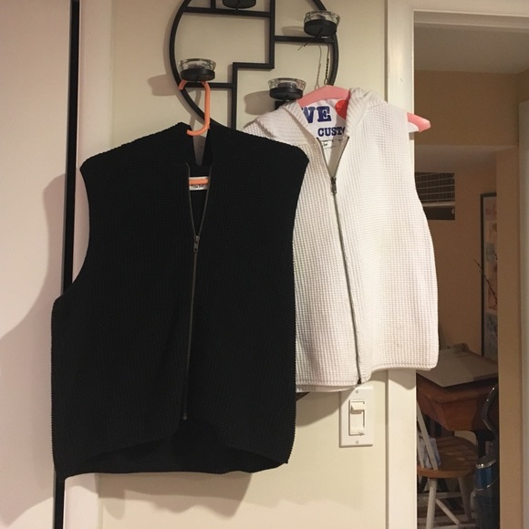 BKg & Company Black/ White Zip Front Vest/One Size