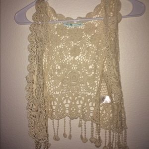 Loose knit crop vest