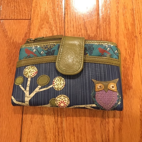 Fossil wallet with owl