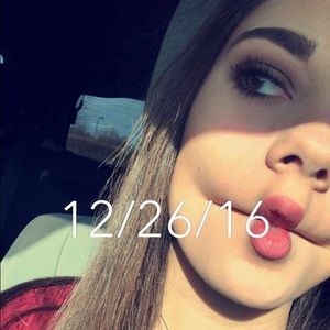 Meet your Posher, Olivia