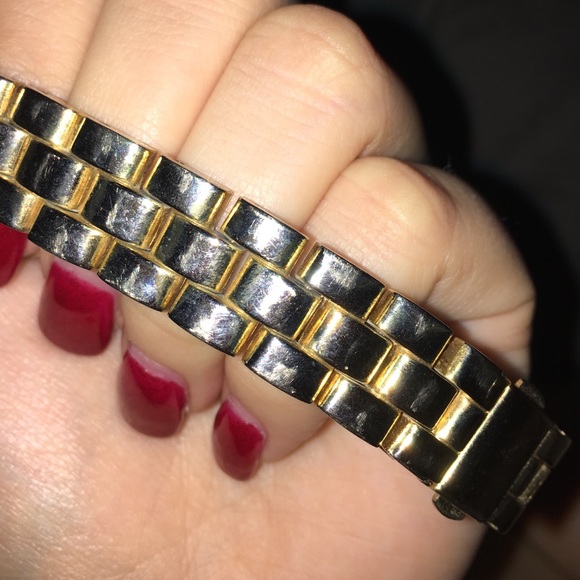Watch - Picture 2 of 3