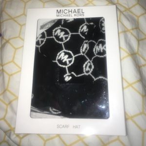 Michael Kohrs Hat and Scarf Set