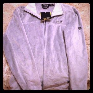 Mountain hardware jacket