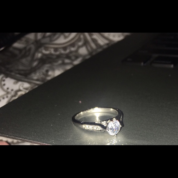 Promise/ Engagement ring