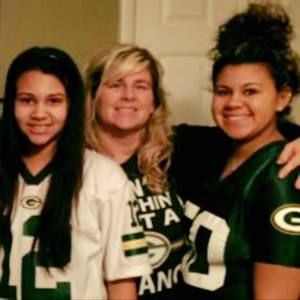 Meet your Posher, Leslie