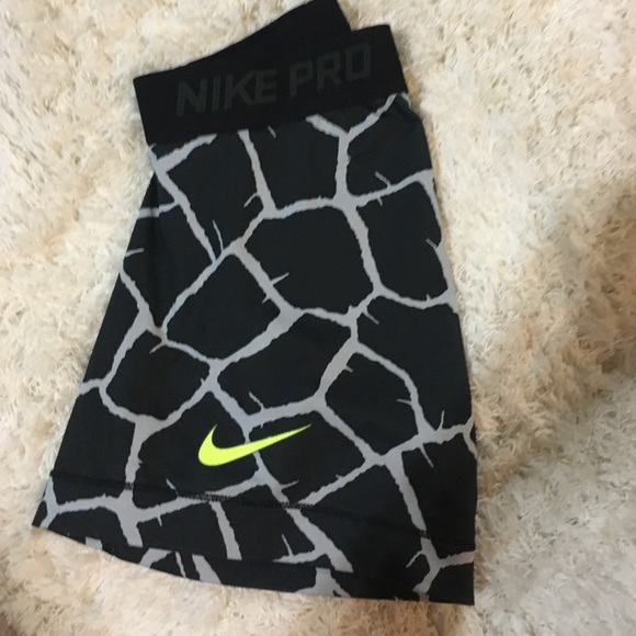XS nike pros