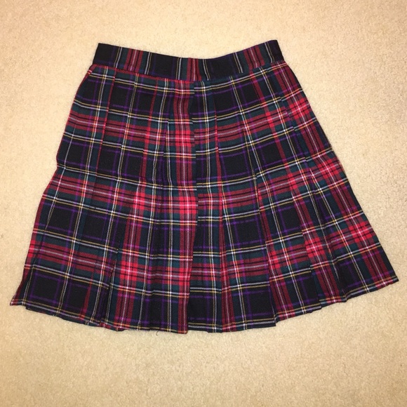 Adorable plaid skirt! BRAND NEW!