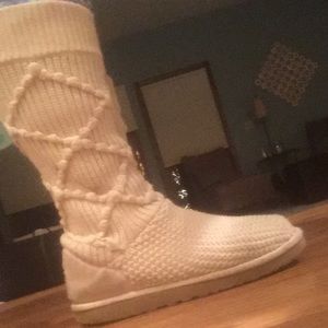 Knit ugg boots!