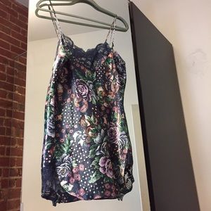 Victoria's Secret Intimates & Sleepwear - Victoria's Secret floral print silky neglige! Victoria's Secret Intimates & Sleepwear - Victoria's Secret floral print silky neglige!