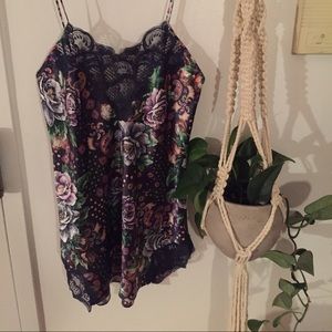 Victoria's Secret Intimates & Sleepwear - Victoria's Secret floral print silky neglige! Victoria's Secret Intimates & Sleepwear - Victoria's Secret floral print silky neglige!