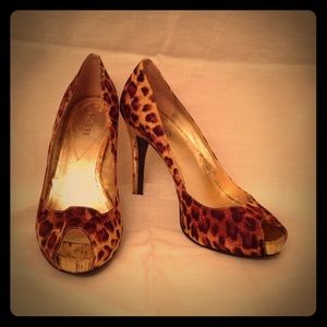 Guess leopard print heels