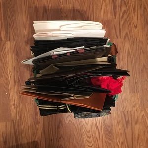 40 Assorted bags Gucci * Louis Vuitton * Burberry